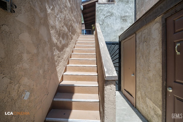 2105 Pinion Springs Cir Unit D, Bakersfield, CA 93309 - view of staircase