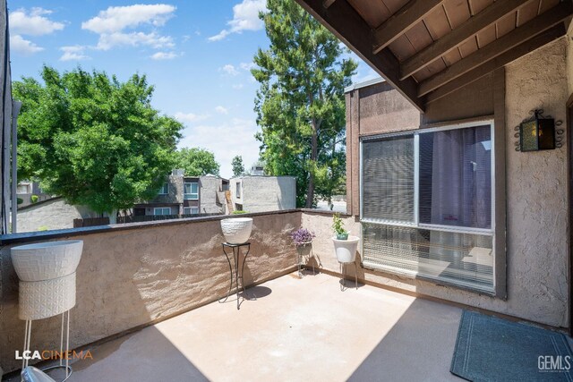 2105 Pinion Springs Cir Unit D, Bakersfield, CA 93309 - view of patio / terrace