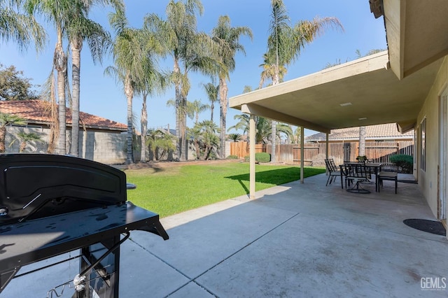 11106 Mohican Dr, Bakersfield, CA 93312 - view of patio / terrace featuring a fenced backyard and outdoor dining space