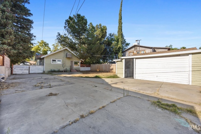 339 Ray St, Bakersfield, CA 93308 - view of detached garage