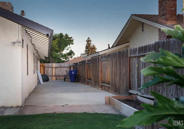 9604 Lea Oak Rd, Bakersfield, CA 93311 - view of yard featuring a patio