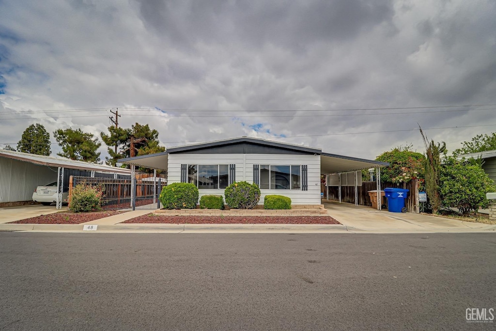 400 E Roberts Ln Unit 48, Bakersfield, CA 93308 - photo 1