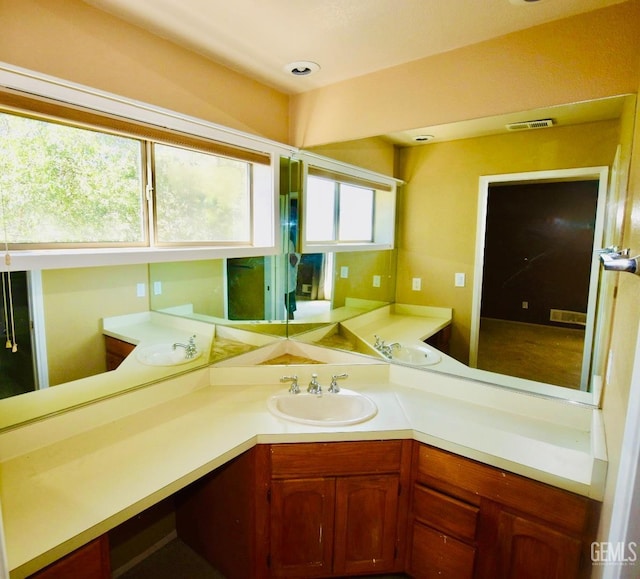 25231 Paramount Dr, Tehachapi, CA 93561 - bathroom featuring vanity