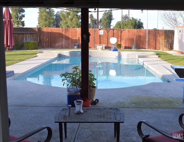11712 Novara Ave, Bakersfield, CA 93312 - view of swimming pool with a fenced backyard and a patio