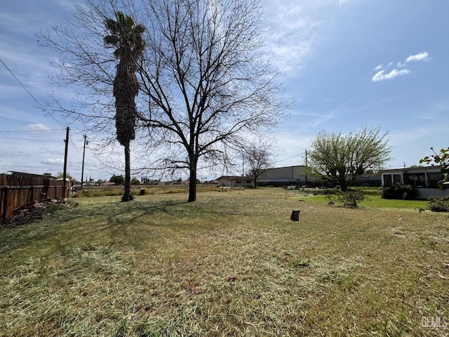 2710 Maher Way, Bakersfield, CA 93312 - view of yard