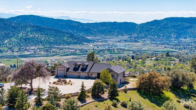 bird's eye view featuring a mountain view