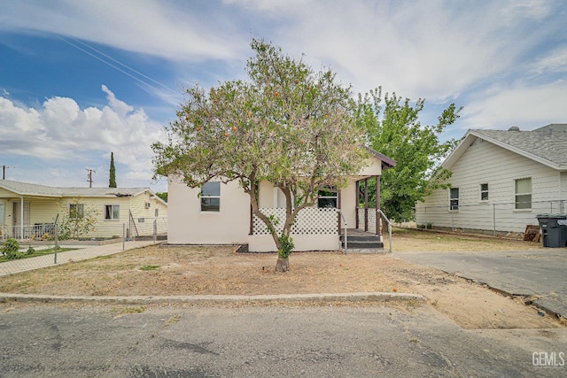 710 Fillmore St, Taft, CA 93268 - view of front facade featuring a porch