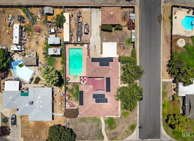6513 Desmond Ct, Bakersfield, CA 93308 - bird's eye view of a pool area