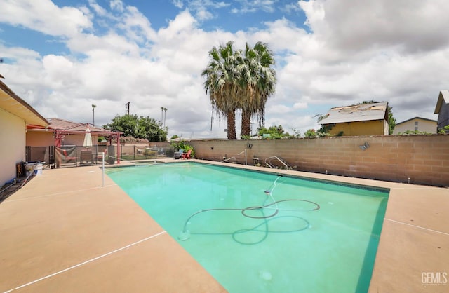 6513 Desmond Ct, Bakersfield, CA 93308 - view of pool with a fenced backyard