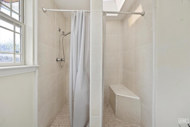 1008 Acacia Ave, Bakersfield, CA 93305 - full bath with tiled shower