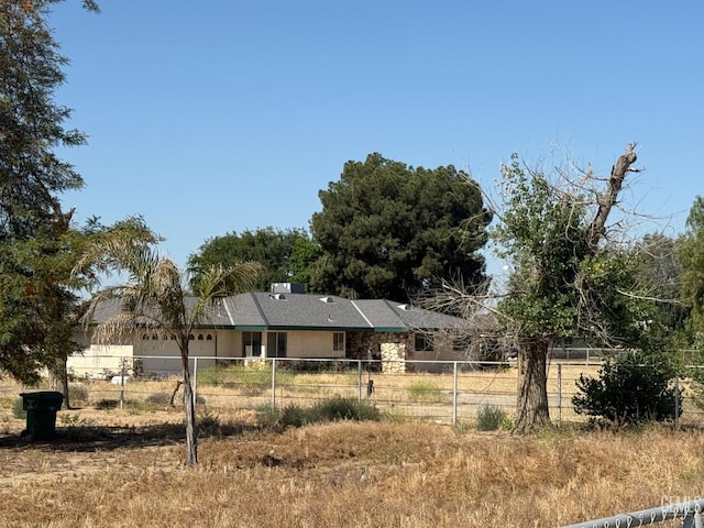 33391 7th Standard Rd, Bakersfield, CA 93314 - back of house with a garage