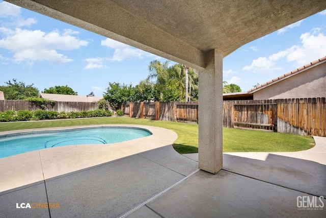 5605 Meadow Valley Ct, Bakersfield, CA 93312 - view of swimming pool with a patio area