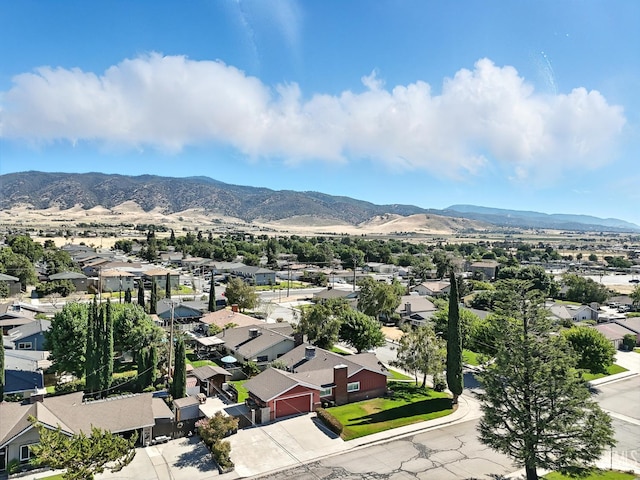 700 Mulberry St, Tehachapi, CA 93561 - view of mountain backdrop featuring nearby suburban area
