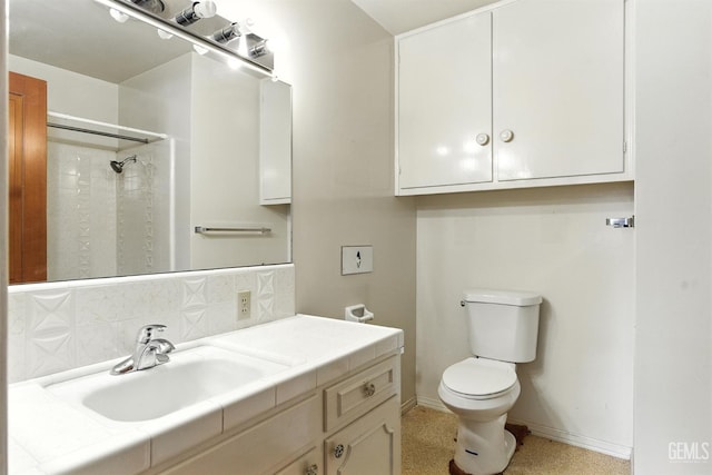700 Mulberry St, Tehachapi, CA 93561 - bathroom with backsplash, vanity, and a shower