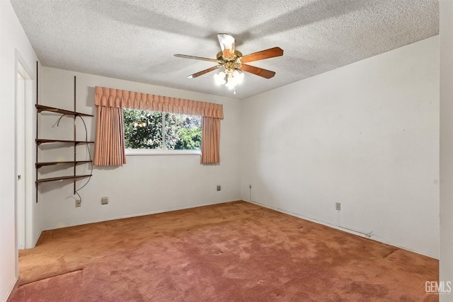 700 Mulberry St, Tehachapi, CA 93561 - carpeted spare room with a ceiling fan and a textured ceiling