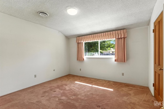 700 Mulberry St, Tehachapi, CA 93561 - unfurnished room featuring carpet flooring and a textured ceiling