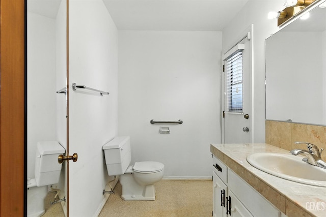 700 Mulberry St, Tehachapi, CA 93561 - bathroom with vanity and tile patterned floors