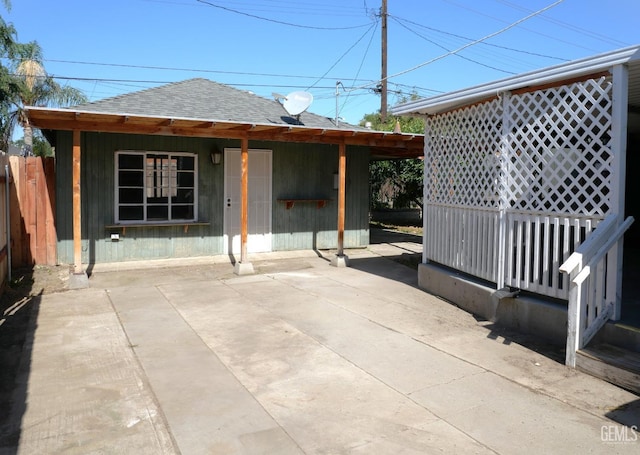 101 Oakdale Dr, Bakersfield, CA 93309 - view of patio / terrace with fence