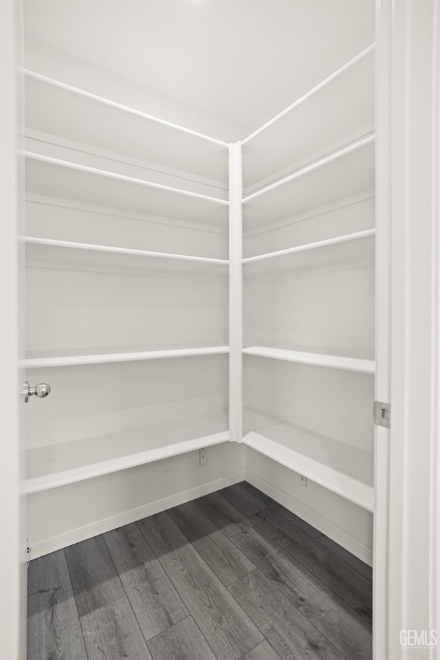 707 Poinsettia St, Bakersfield, CA 93307 - view of pantry