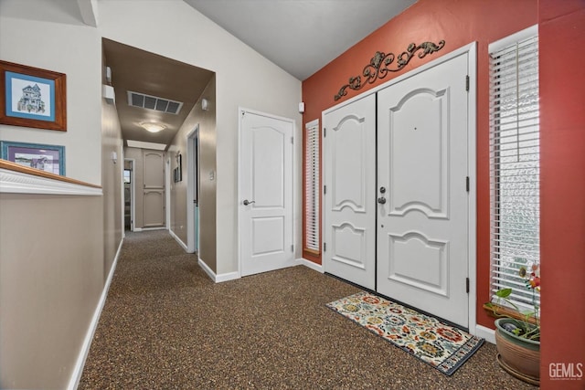 entryway featuring visible vents and baseboards