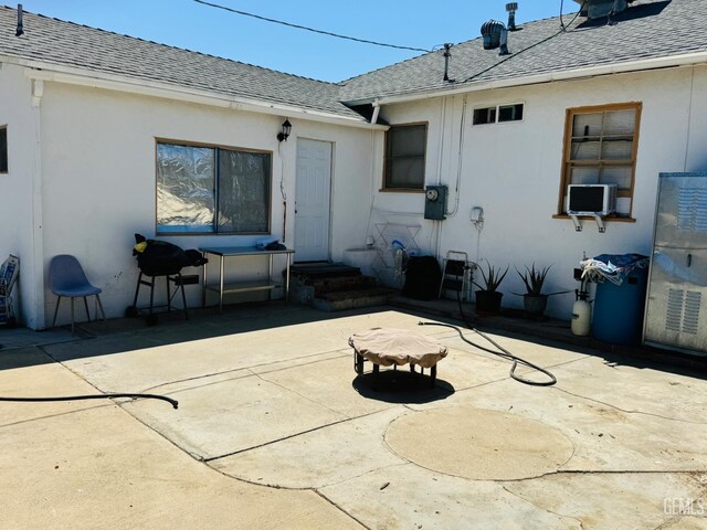 104 E Kern St, Taft, CA 93268 - view of patio / terrace