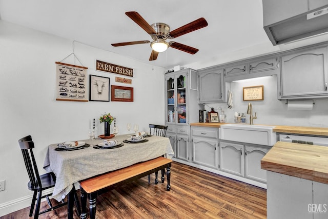 2316 Gosford Rd Unit R, Bakersfield, CA 93309 - dining area featuring dark wood finished floors and ceiling fan
