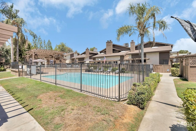 2316 Gosford Rd Unit R, Bakersfield, CA 93309 - view of community pool