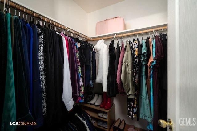 2119 Maganda Ave, Delano, CA 93215 - view of walk in closet