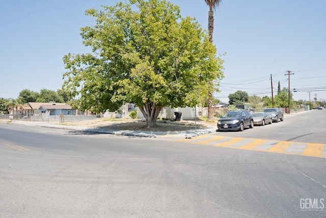 1528 Kentucky St, Bakersfield, CA 93305 - photo 3