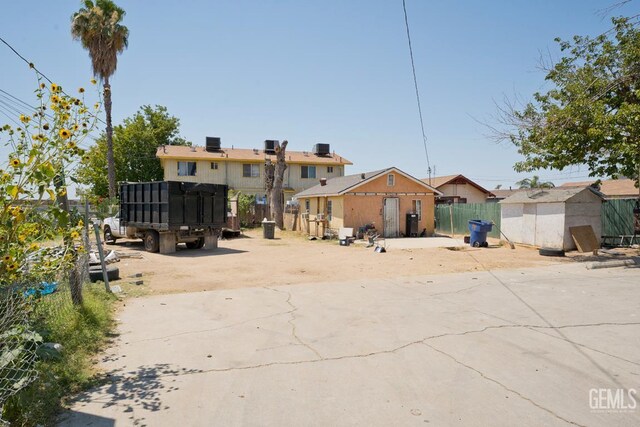 1528 Kentucky St, Bakersfield, CA 93305 - photo 6