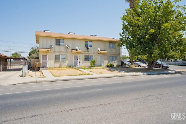 1528 Kentucky St, Bakersfield, CA 93305 - photo 1