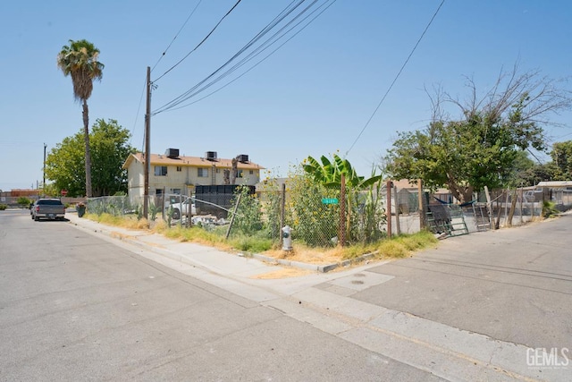 1528 Kentucky St, Bakersfield, CA 93305 - photo 5