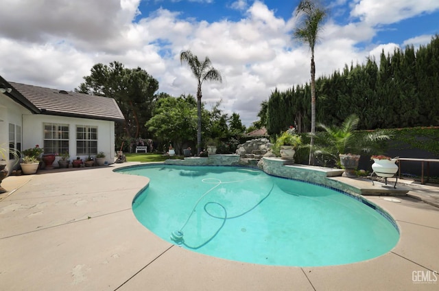 10505 Finchley Dr, Bakersfield, CA 93311 - outdoor pool with a patio