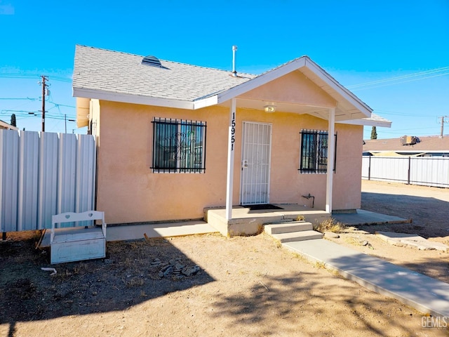 view of front of property