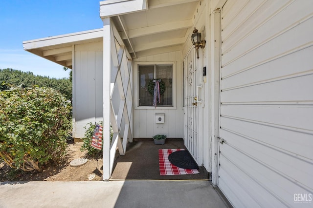 1112 Pebble Beach Dr, Bakersfield, CA 93309 - view of exterior entry