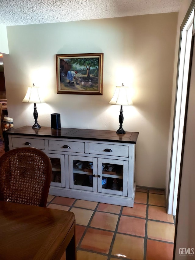 6333 Crestmore St, Bakersfield, CA 93308 - dining area view