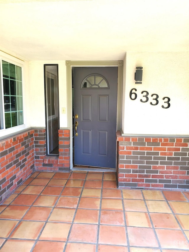 6333 Crestmore St, Bakersfield, CA 93308 - entrance to property with brick siding