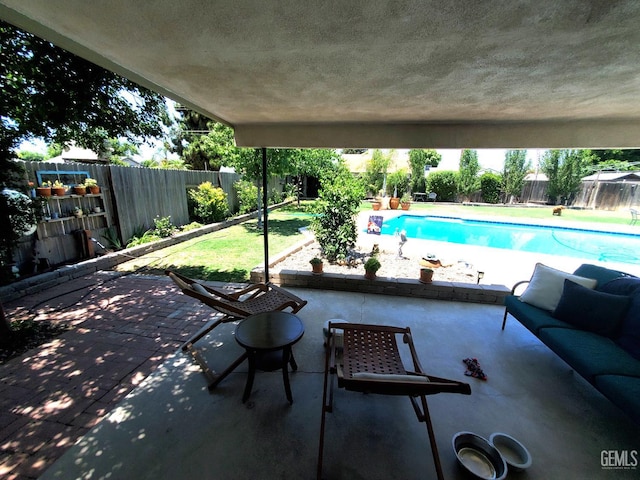 6333 Crestmore St, Bakersfield, CA 93308 - view of swimming pool featuring a patio and a fenced backyard