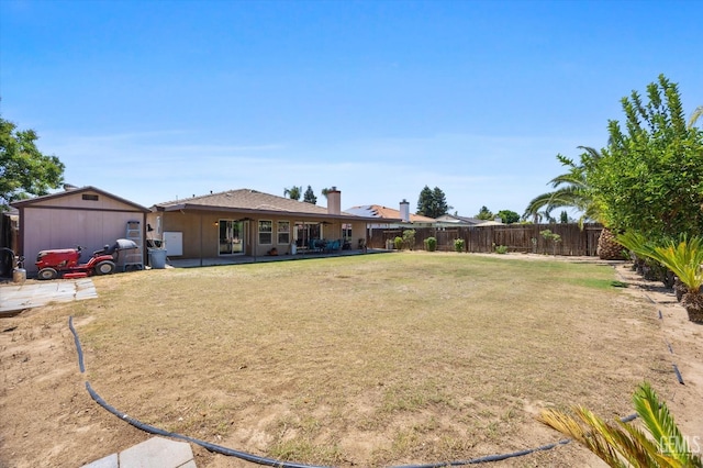 5502 Veneto St, Bakersfield, CA 93308 - view of yard featuring a patio