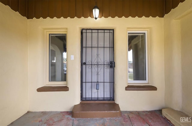 719 Washington Ave, Bakersfield, CA 93308 - doorway to property with stucco siding