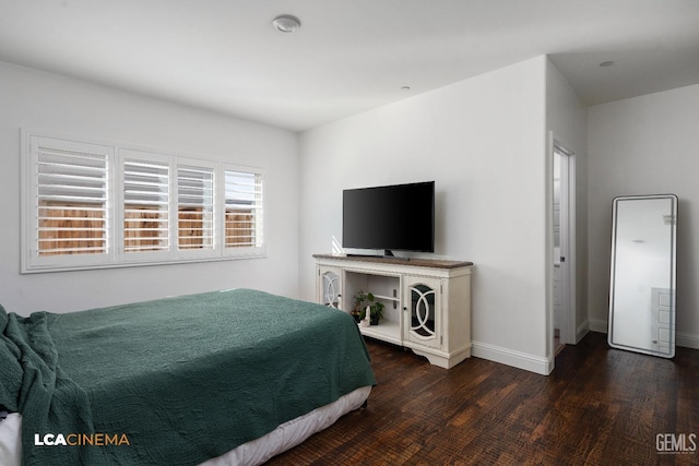 3303 Rustic Woods Ln, Shafter, CA 93263 - bedroom featuring wood finished floors and baseboards