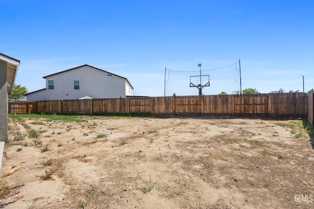 5803 Vespucci Ave, Bakersfield, CA 93313 - view of yard