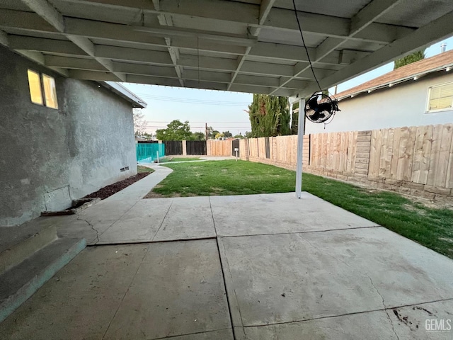 1208 W Point Dr, Bakersfield, CA 93305 - view of patio / terrace