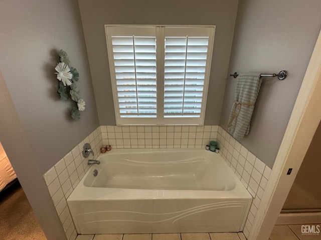 2114 Via Lazio Ave, Delano, CA 93215 - bathroom with a bath