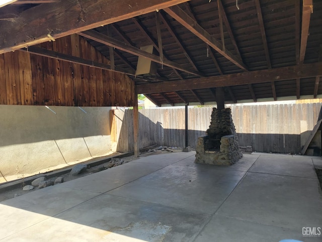 2915 Cedar St, Bakersfield, CA 93301 - view of patio / terrace