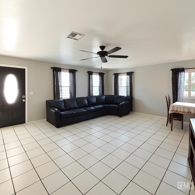 701 Burnett Dr, Bakersfield, CA 93307 - living room with ceiling fan