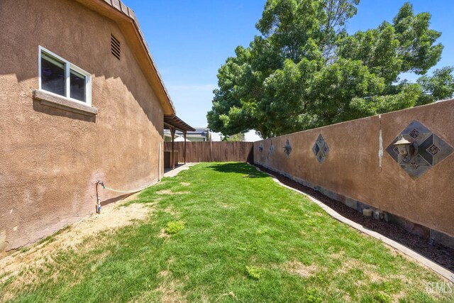 231 Sunny Meadow Dr, Bakersfield, CA 93308 - view of yard