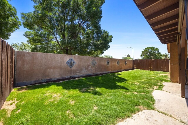 231 Sunny Meadow Dr, Bakersfield, CA 93308 - view of yard