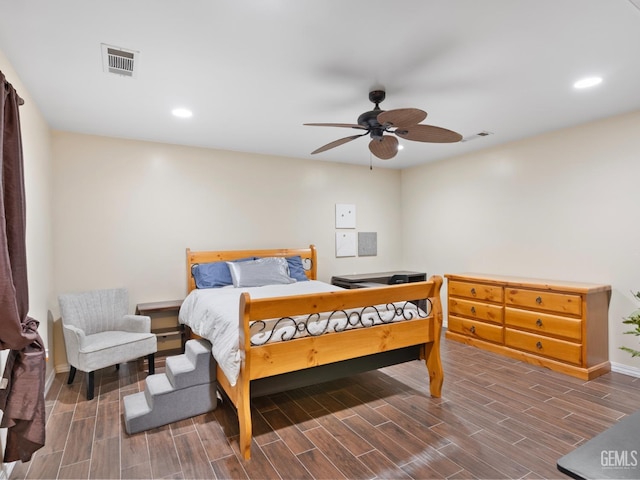 bedroom with ceiling fan