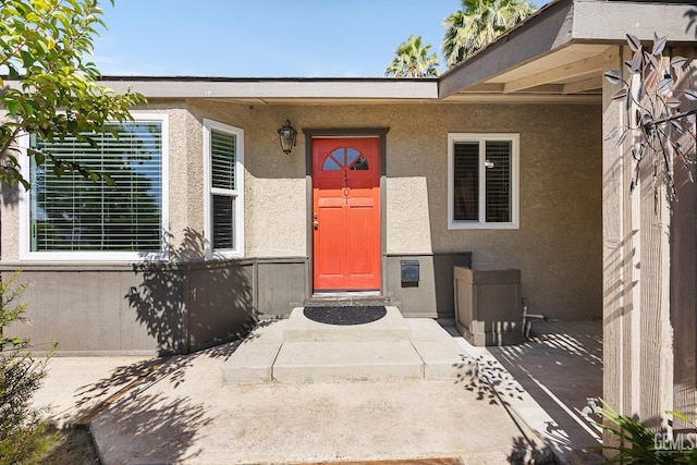 1701 Elm St, Bakersfield, CA 93301 - entrance to property with stucco siding